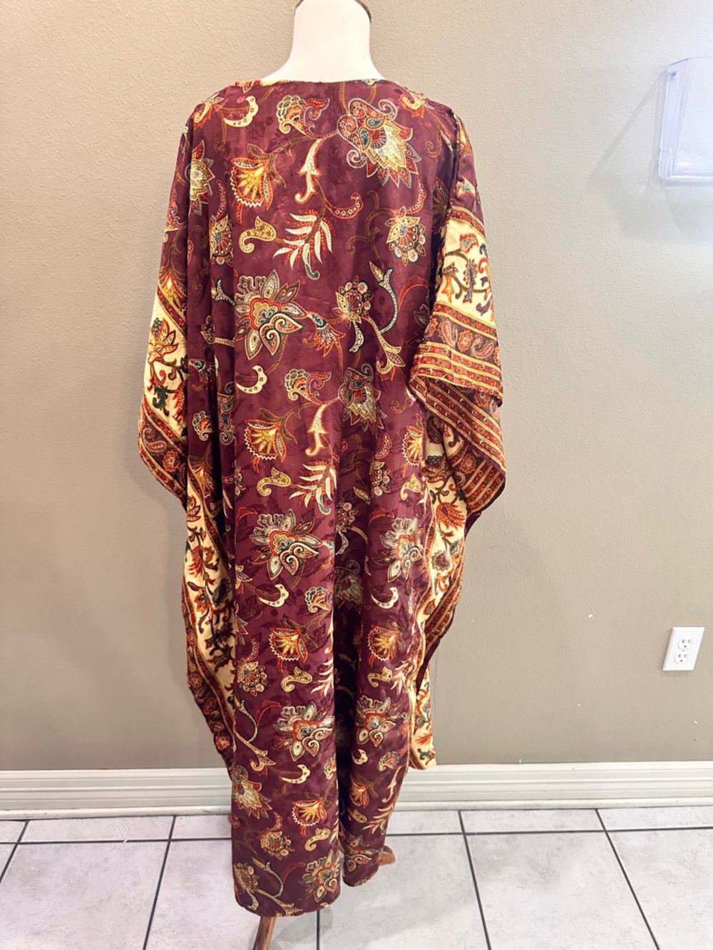Simply Basic Vintage Boho Paisley V-Neck Kaftan in Burgundy Gold One Size - Picture 12 of 16